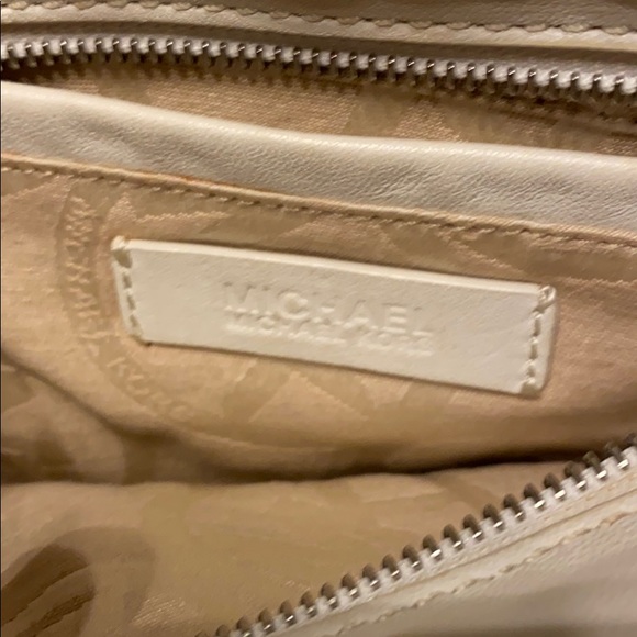 Clutch - Picture 2 of 2